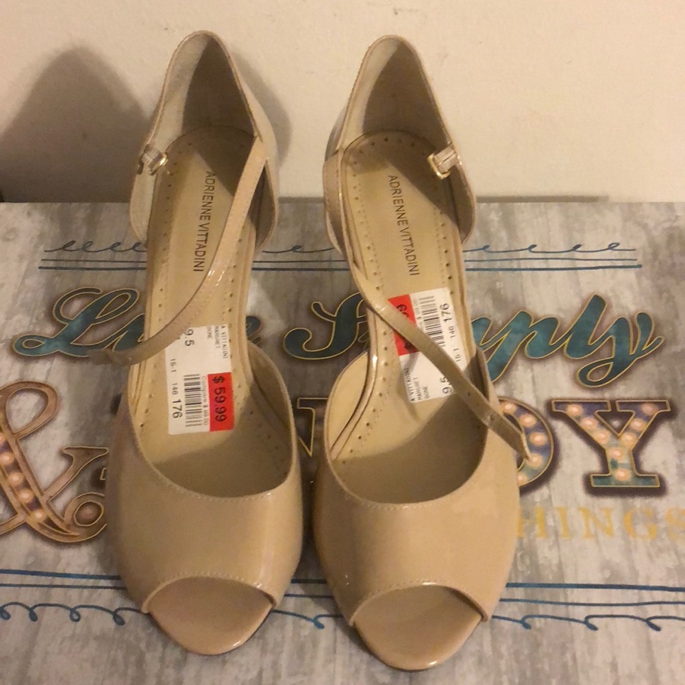 Shoes - Picture 1 of 3